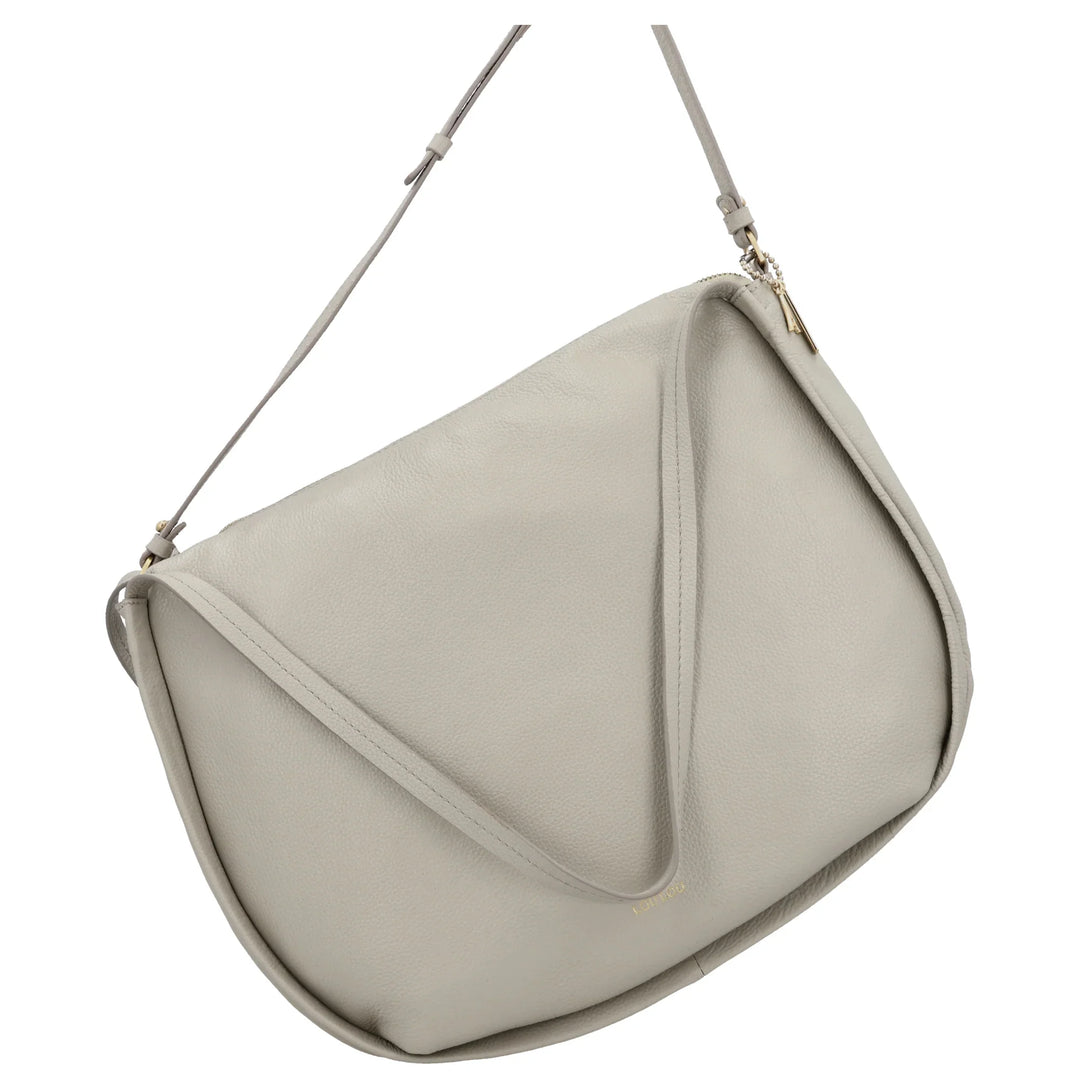 Voorkant van de Lou Lou LOU schoudertas tas in fog #kleur_fog