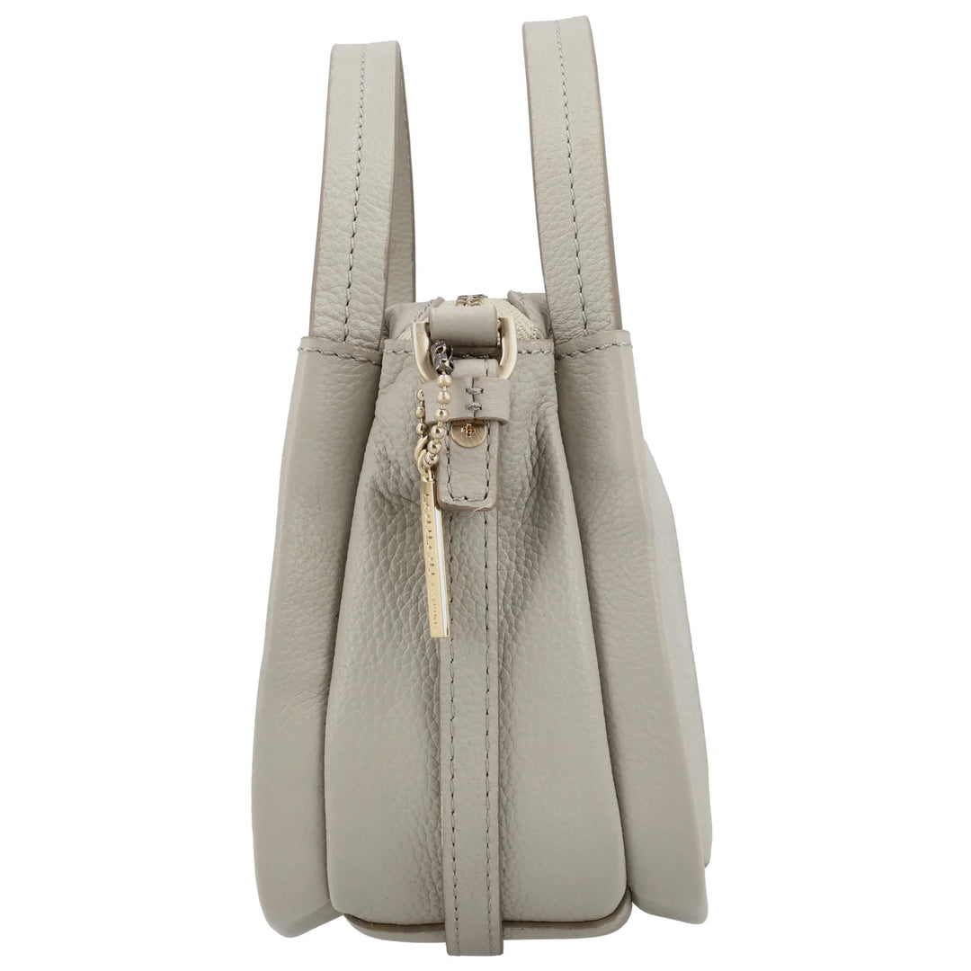 Zijkant van de Lou Lou LOU (S) handtas in fog#kleur_fog