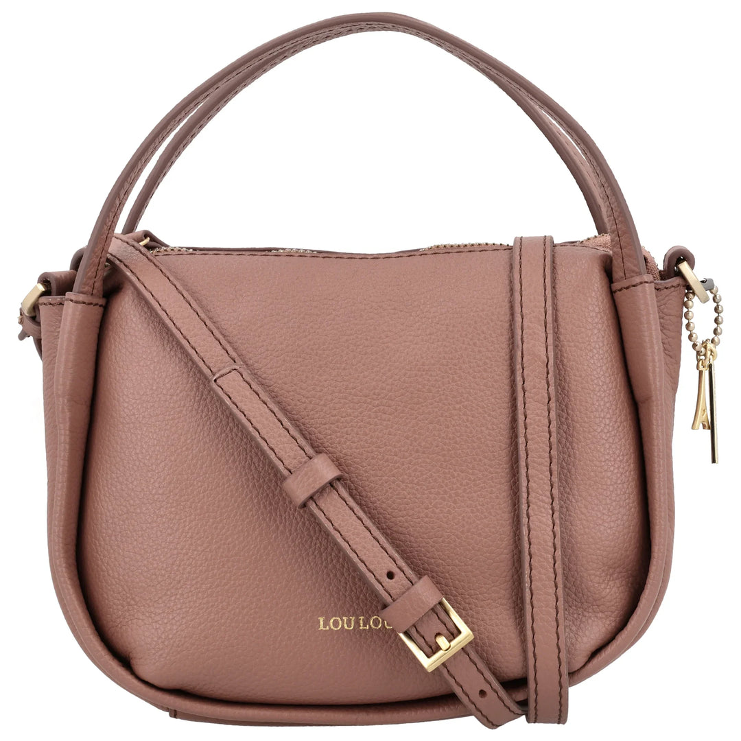 Voorkant met schouderriem van de Lou Lou LOU (S) handtas in mocha-mousse #kleur_mocha-mousse