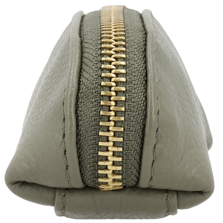 Zijkant van de LOULOU MADAME DUBOIS leren etui #kleur_sage