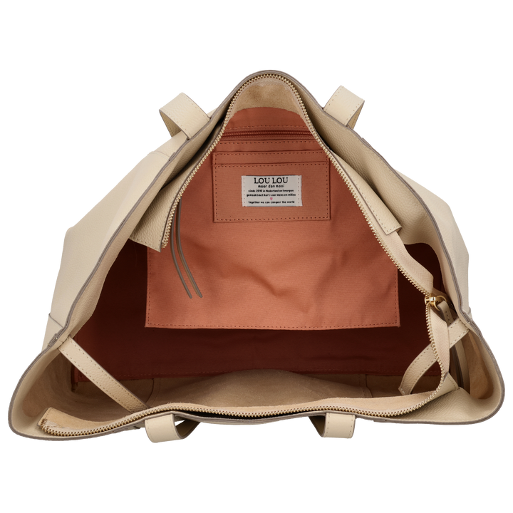 Binnenkant van de LouLou beige Valerie leren shopper #kleur_beige