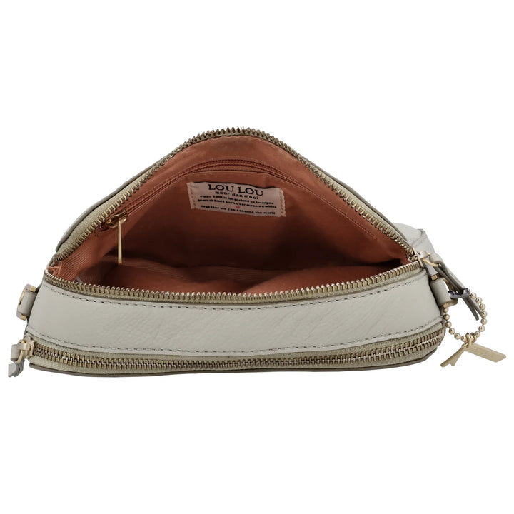 Binnenkant van de Lou Lou Zoe crossover tas fog #kleur_fog