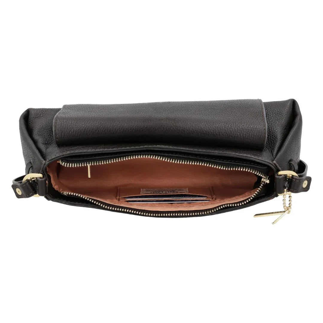 Binnenkant van de LouLou Isa leren schoudertas chocolade #kleur_chocolade