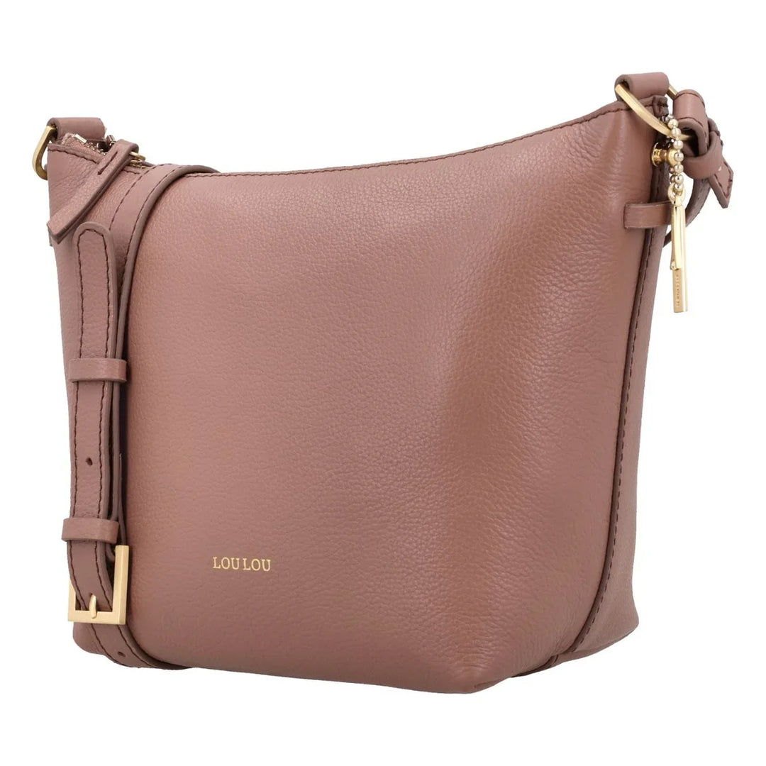 Voorzijde met schouderriem van de Lou Lou Lois leren schoudertas mocha mouse  #kleur_mocha-mousse