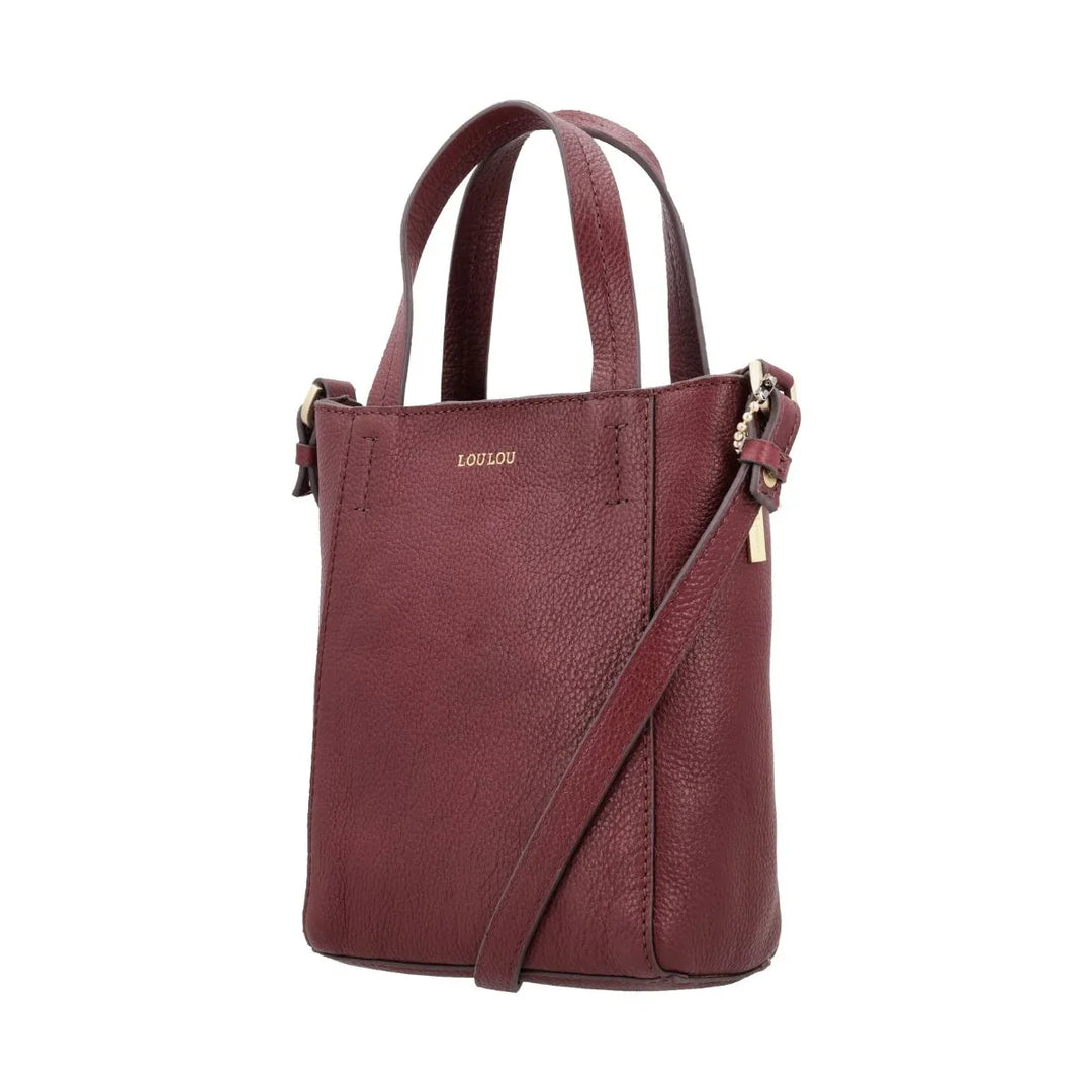 Voorzijde van de Lou Lou Naomi leren crossover tas in ruby #kleur_ruby