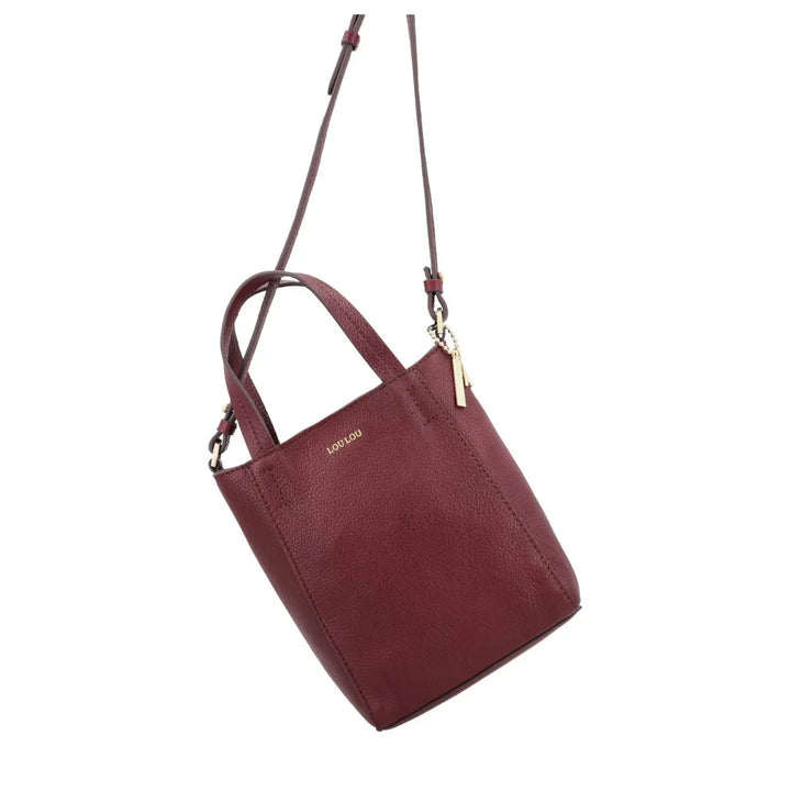 De Lou Lou Naomi leren crossover tas in ruby hangend #kleur_ruby