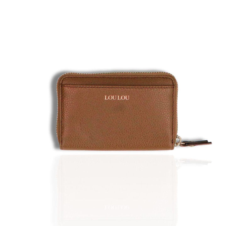 Voorkant LouLou Petite Emilie leren portemonnee cognac #kleur_cognac