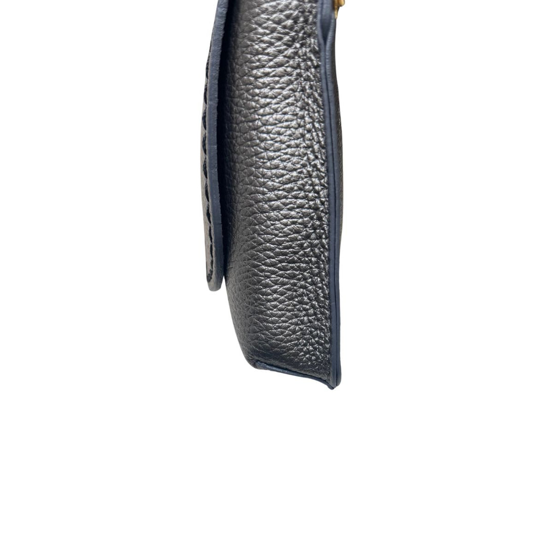 Zijkant van de Plinio Visona 20631 leren crossbody tas in het silver #kleur_silver