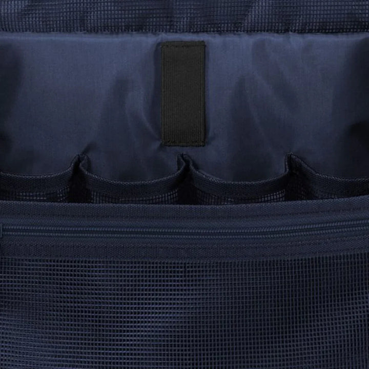 Details van de binnenkant van de Reisenthel Toilettas XL Twist navy #kleur_twist-navy