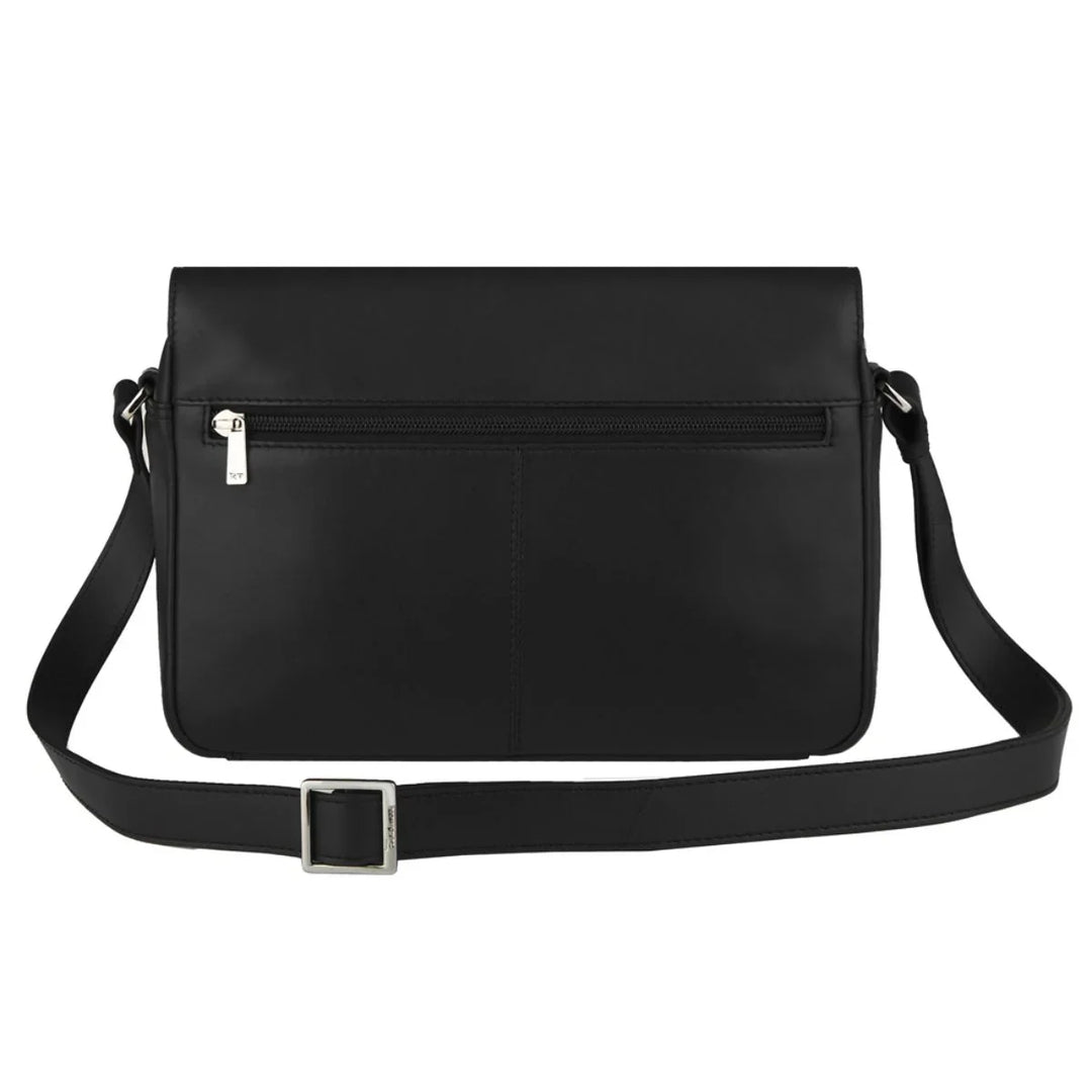 Achterkant van de Riccardo Ferducci grote flap bag in zwart #kleur_zwart