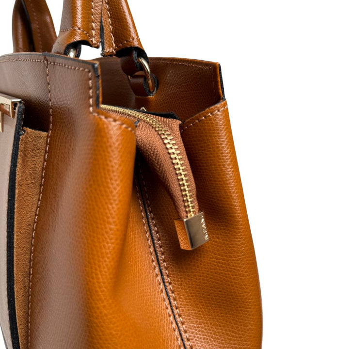 Details van het leer van de Ripani leren handtas camel #kleur_camel
