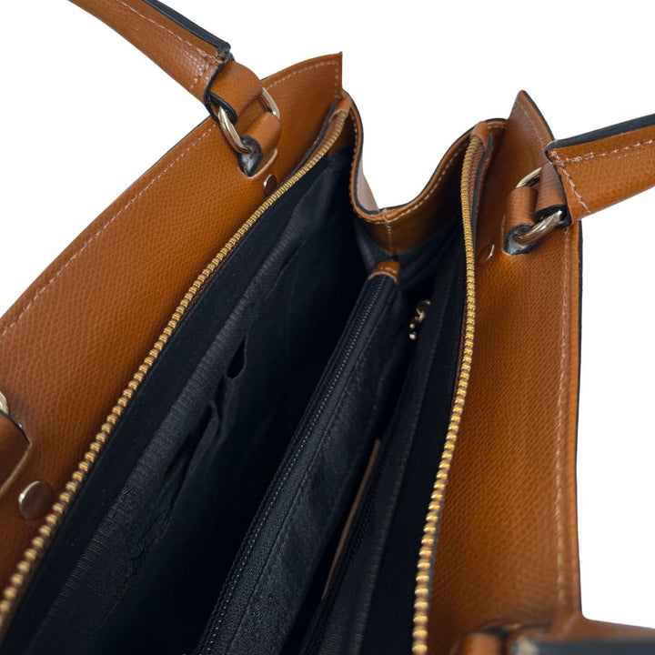 Binnenkant van de Ripani leren handtas camel #kleur_camel