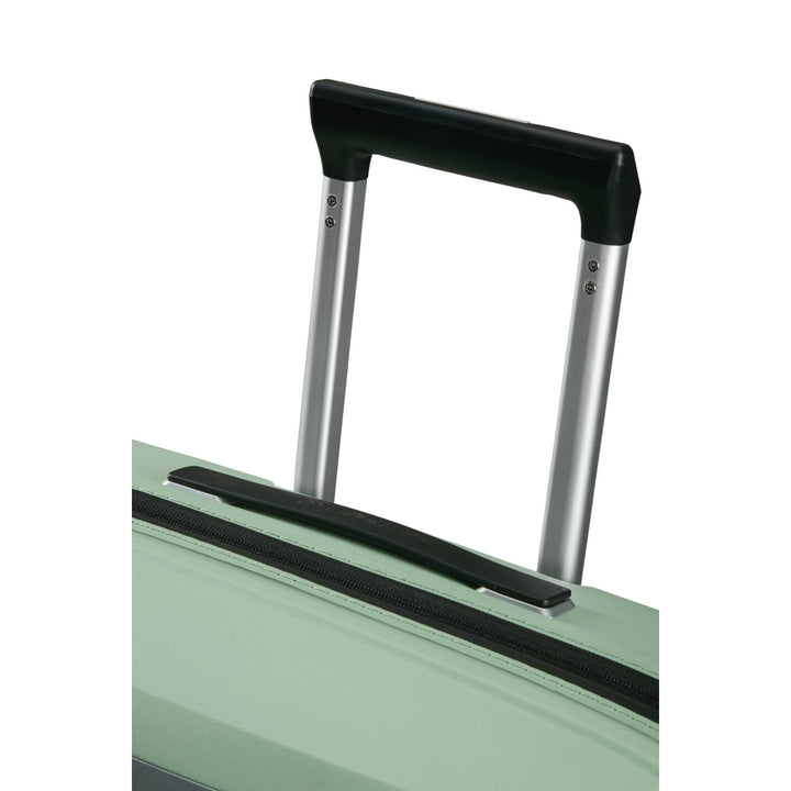 Bovenkant van de Samsonite Upscape 68 middelmaat koffer in Soft-sage #kleur_soft-sage