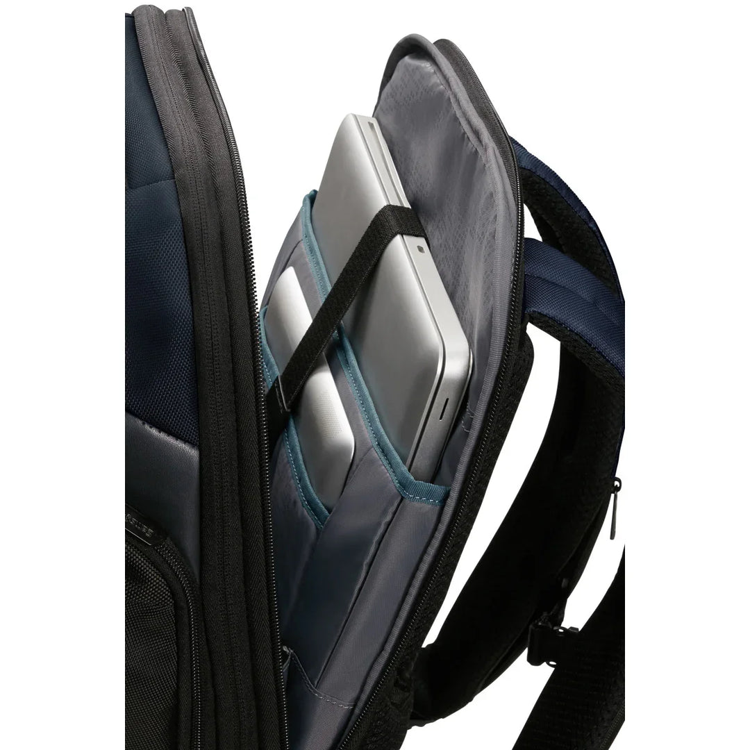 Laptop vak van de Samsonite Spectrolite 4.0  laptoptas 15,6 navy in gebruik #kleur_navy
