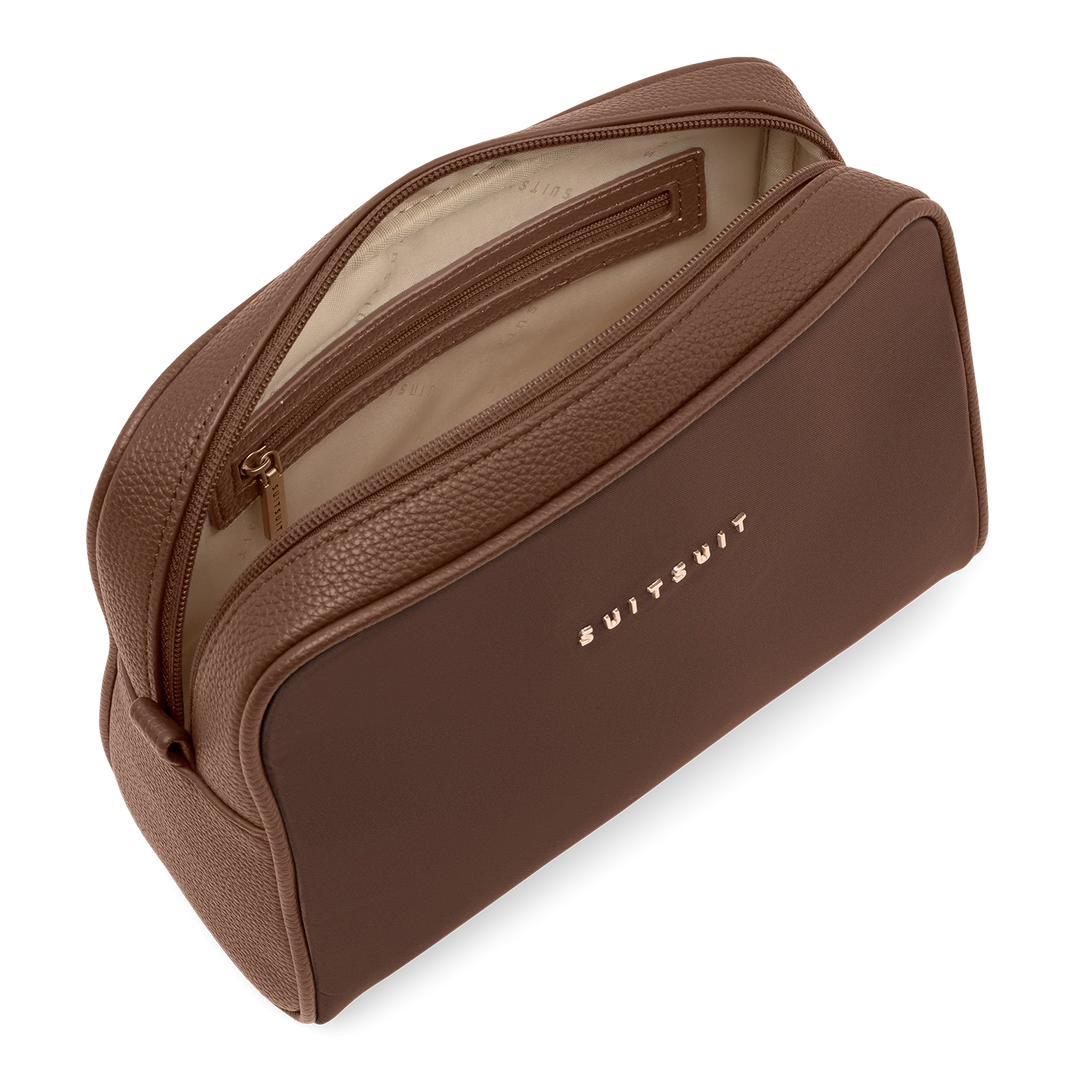 Binnenkant van de SUITSUIT beauty set in chocolade grote toilettas #kleur_chocolade