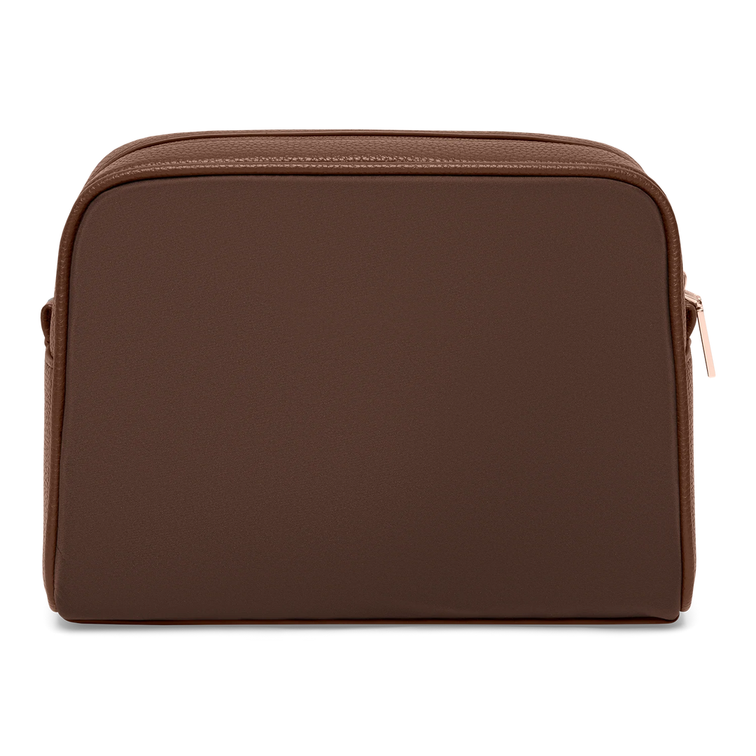 Achterkant van de grote toilettas in chocolade #kleur_chocolade
