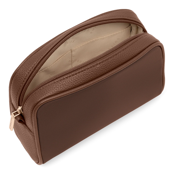 Binnenkant van de SUITSUIT kleine toilettas van de beauty set in chocolade #kleur_chocolade