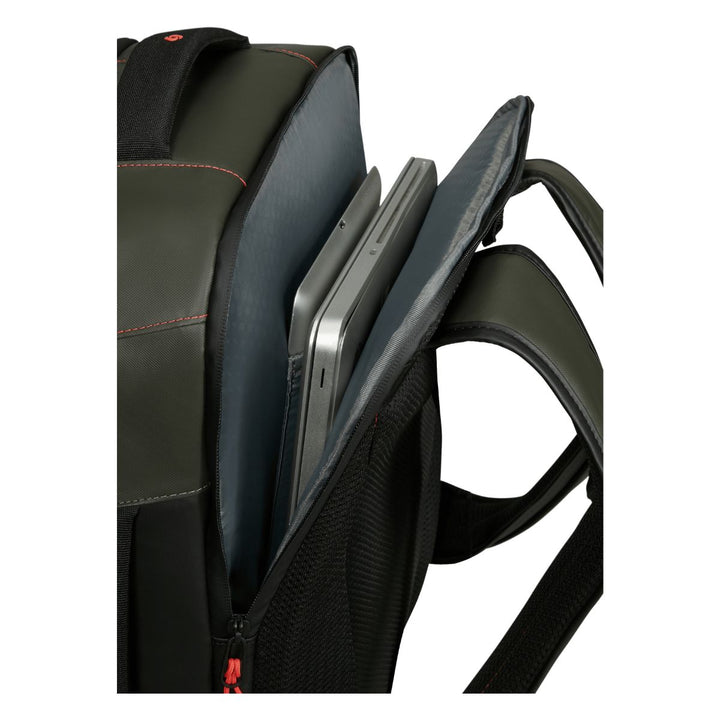 Laptop vak in gebruik van de Samsonite Ecodiver underseater M donkergroen #kleur_donkergroen