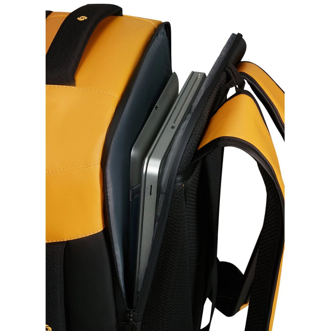 Laptop vak in gebruik #kleur_geel