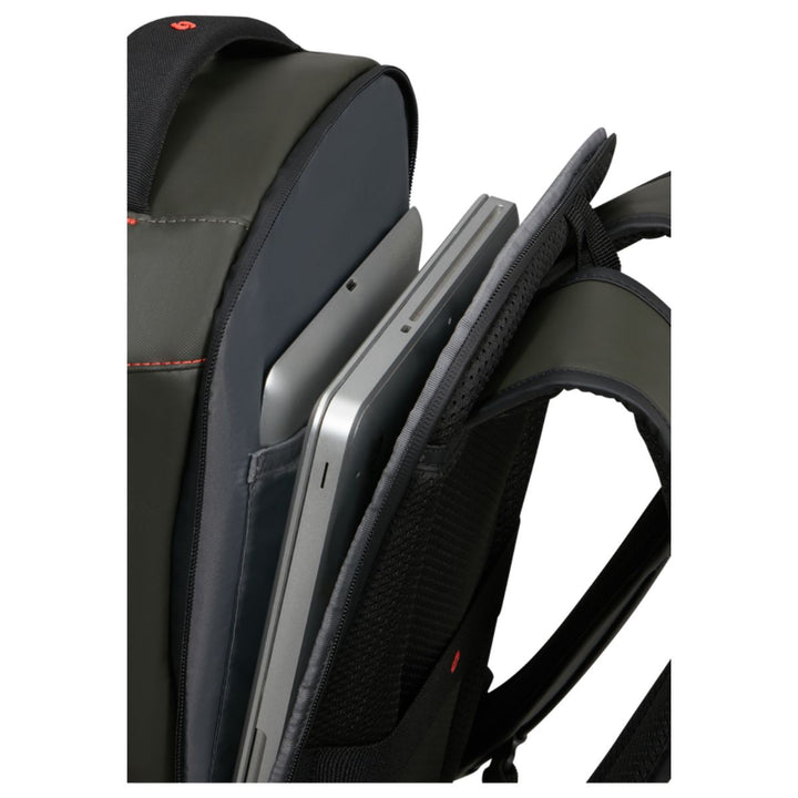 Laptop vak in gebruik van de Samsonite Ecodiver XS underseater donkergroen #kleur_donkergroen