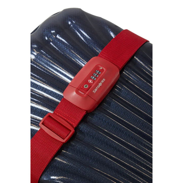 De Samsonite koffer riem met cijverslot rood in gebruik #kleur_rood