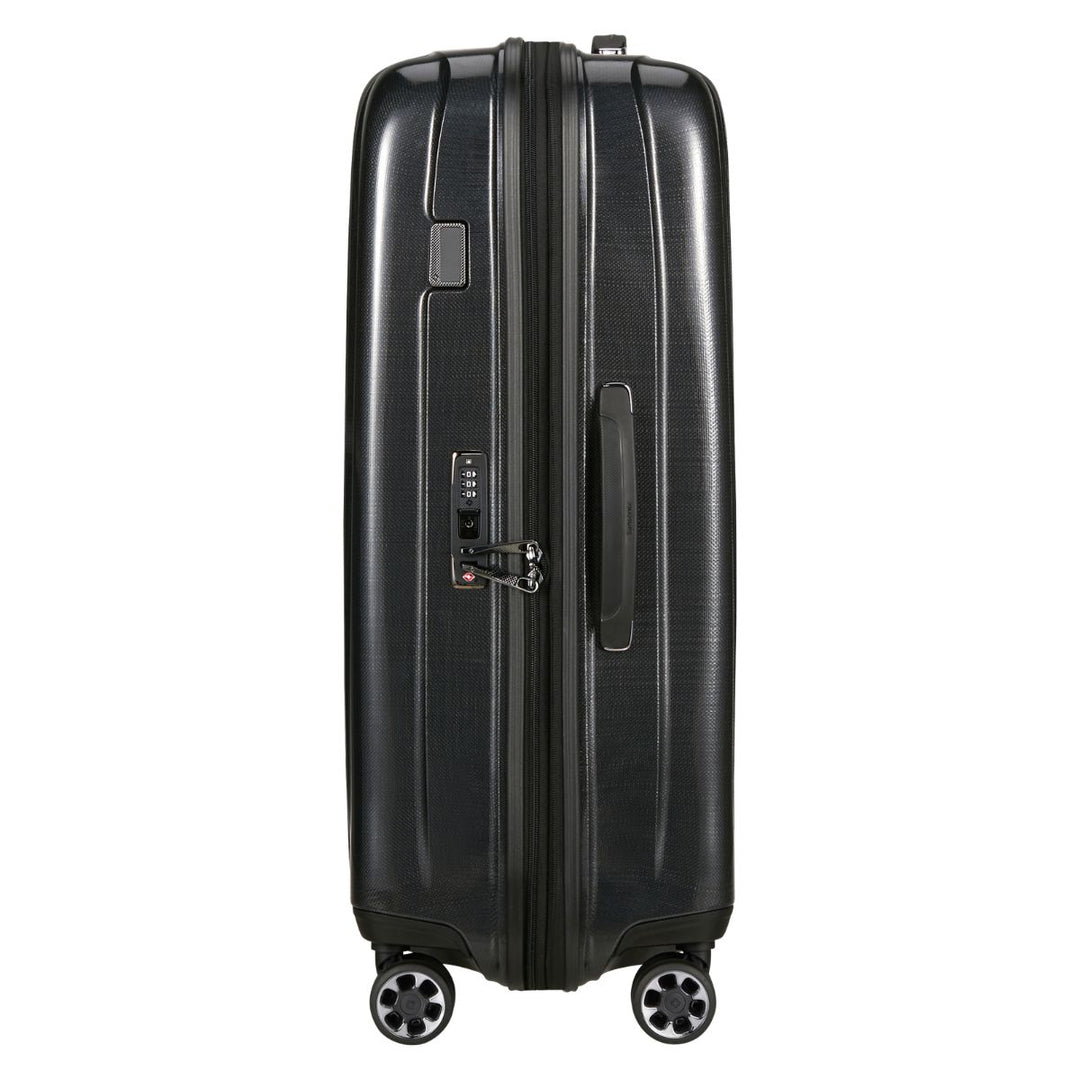 Zijkant van de grote 76 NEXIS ruimbagage koffer in het black #kleur_black