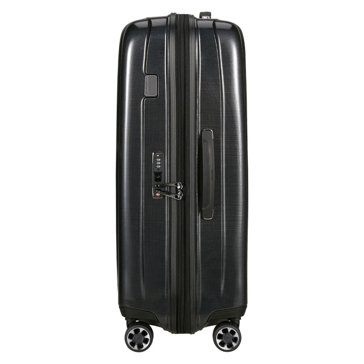 Zijkant van de grote 76 NEXIS ruimbagage koffer in het black #kleur_black