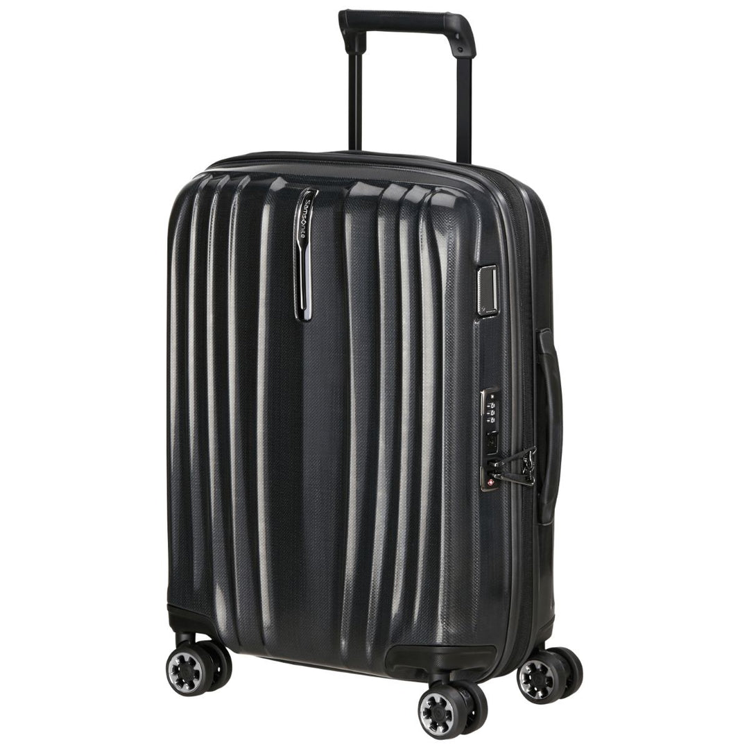 Voorzijde van de Samsonite NEXIS handbagage koffer in het black #kleur_black