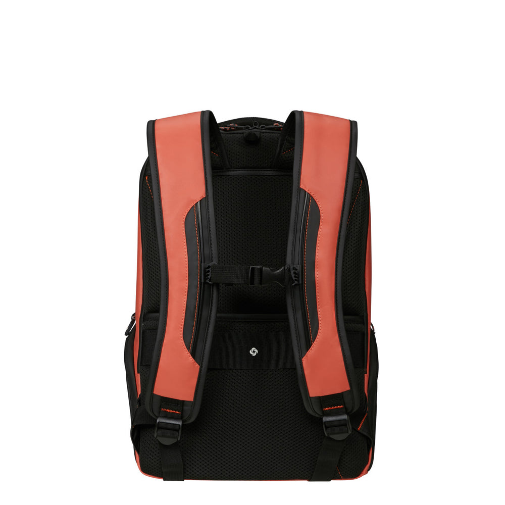 Achterkant van de Samsonite Ecoidver USB M laptop rugzak in clay #kleur_clay