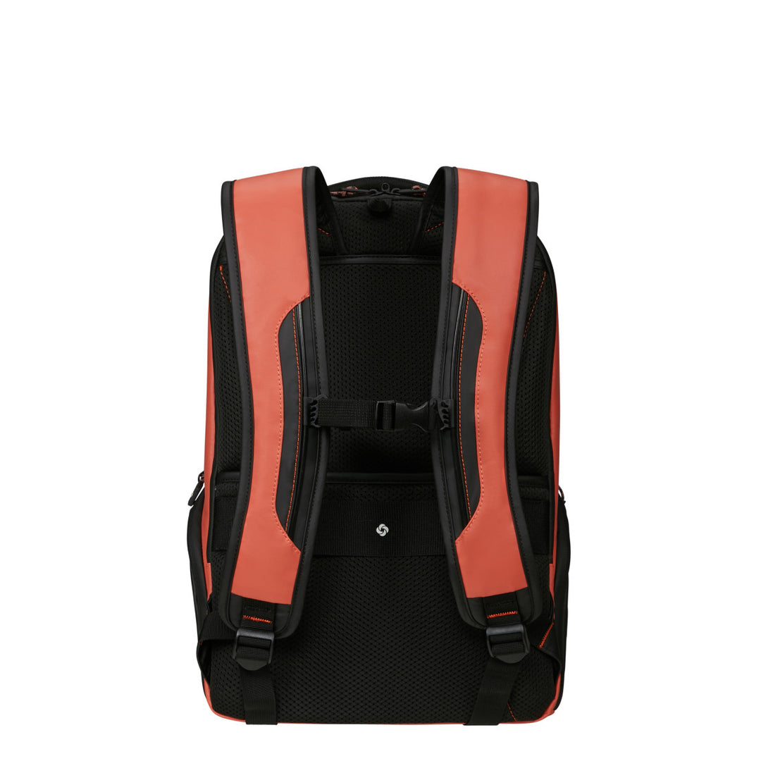 Achterkant van de Samsonite Ecoidver USB M laptop rugzak in clay #kleur_clay