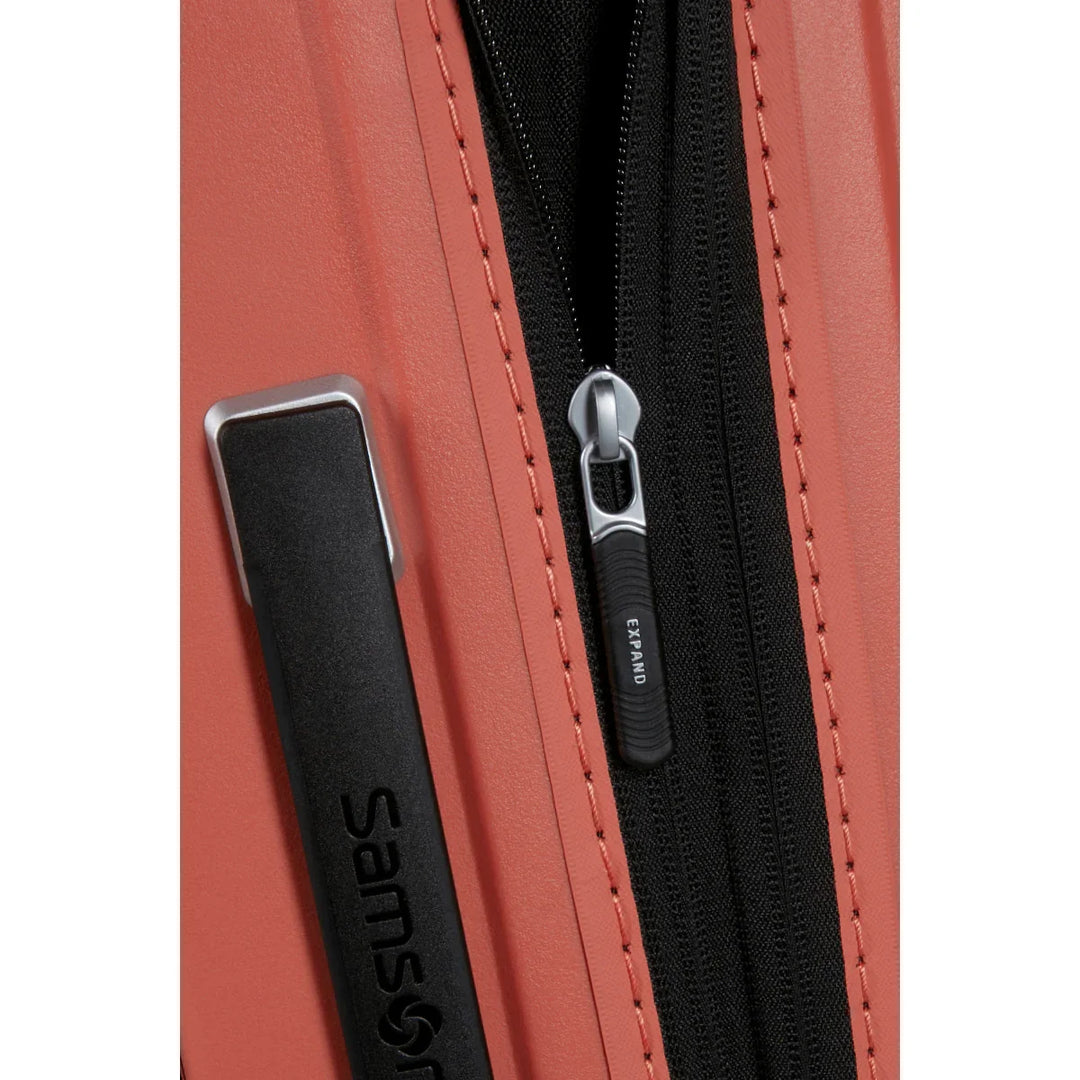 Expandable rits van de Samsonite Upscape 75 in clay #kleur_clay