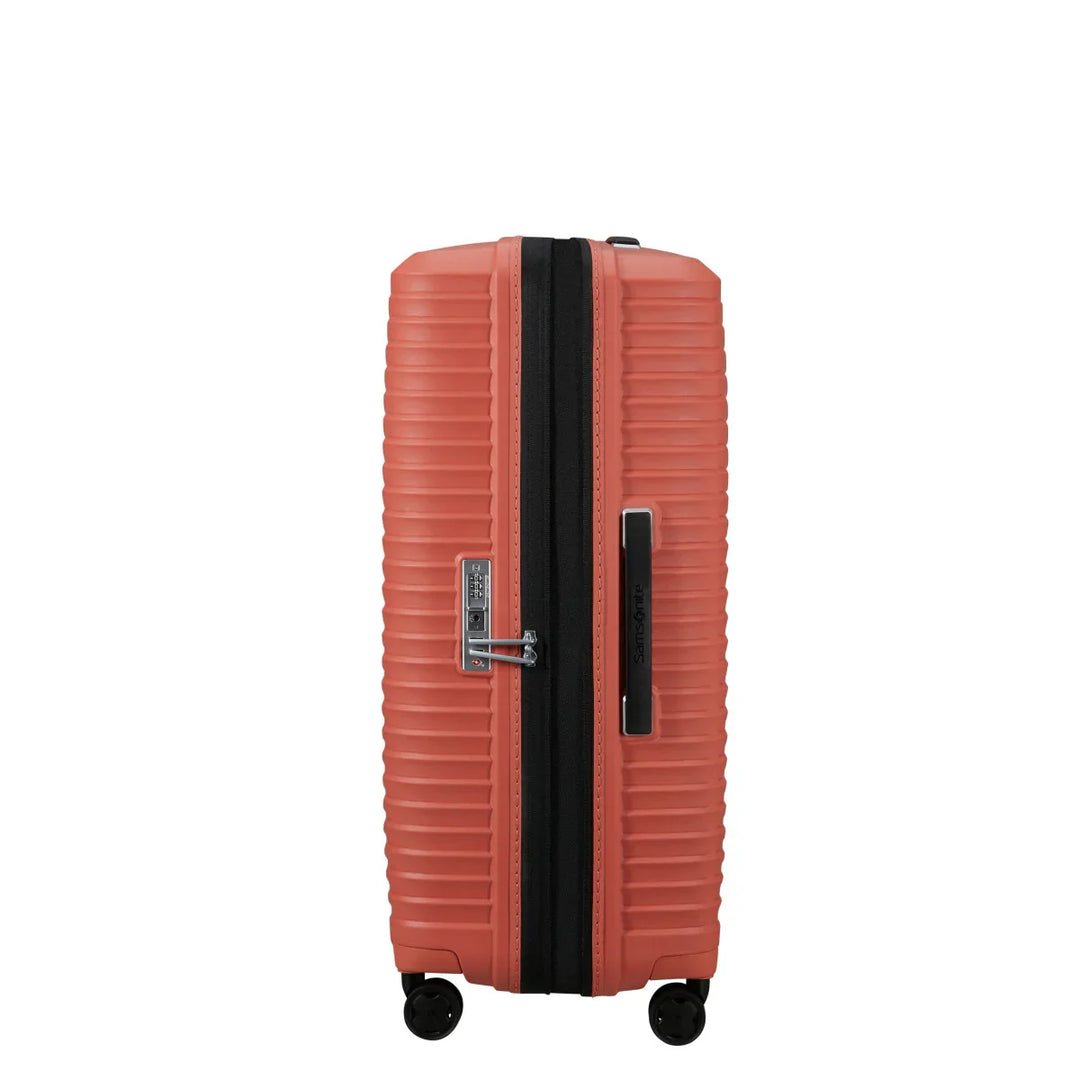 Zijkant van de Samsonite Upscape 75 in clay #kleur_clay