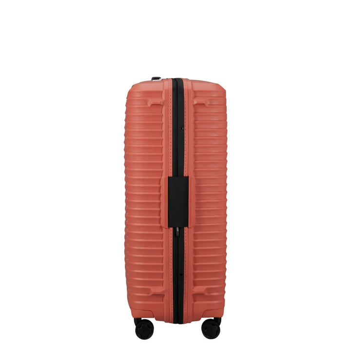 Zijkant van de Samsonite Upscape 75 in clay #kleur_clay