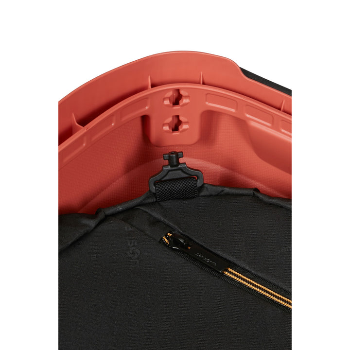 Binnenkant van de Samsonite Essens 75 in clay #kleur_clay