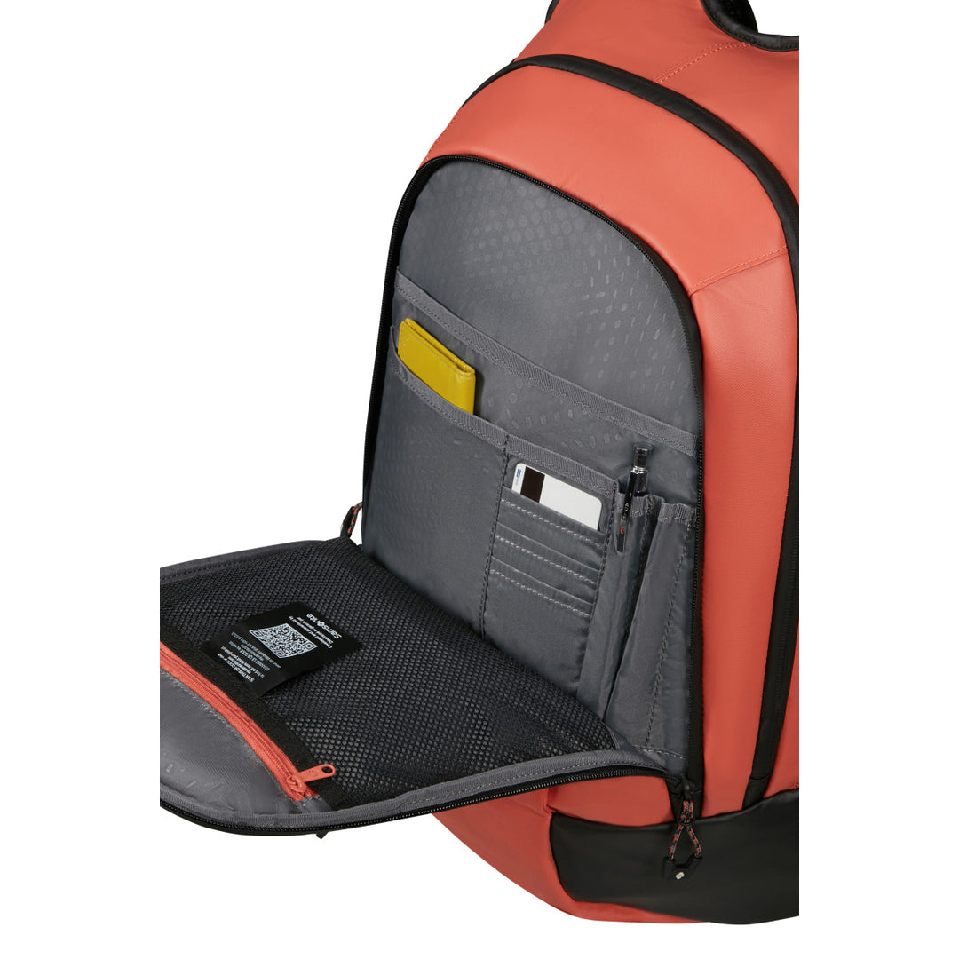 Voorvak van de Samsonite Ecodiver laptop rugzak L clay #kleur_clay