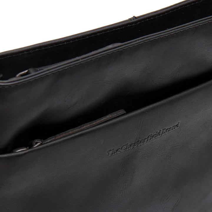 Details van het leer van The Chesterfield Navene leren crossbody tas zwart #kleur_zwart