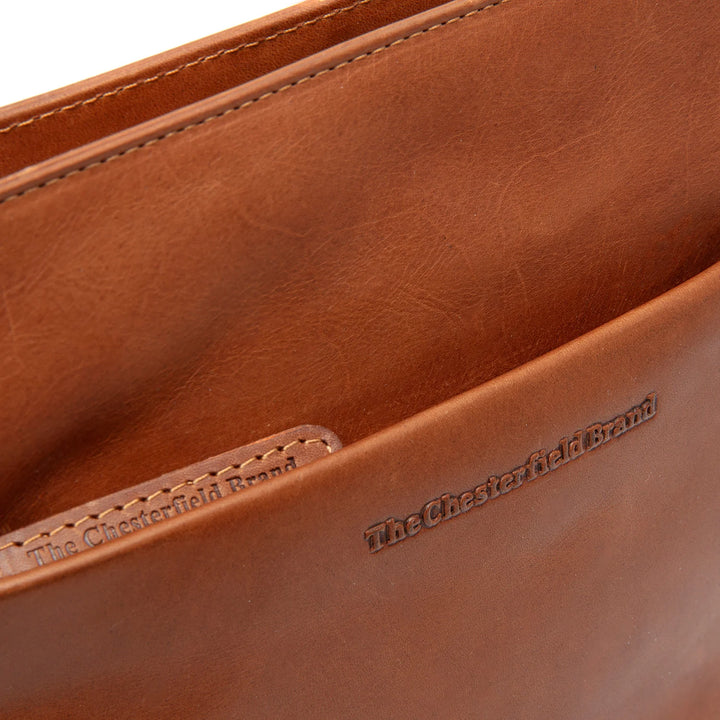 Details van het leer van The Chesterfield Navene leren crossbody tas cognac #kleur_cognac