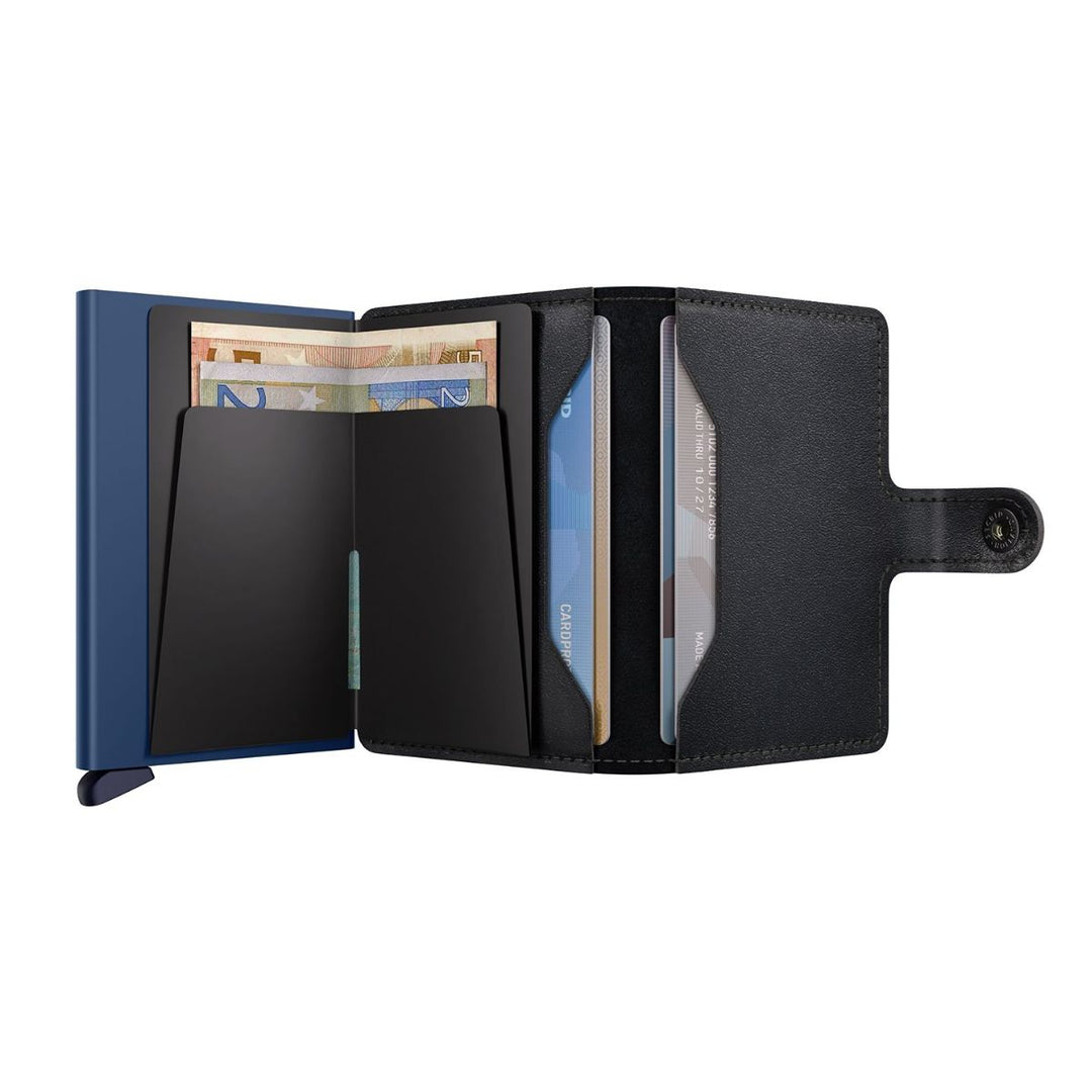 Binnenkant in gebruik van de Secrid mini wallet black-navy #kleur_black-navy