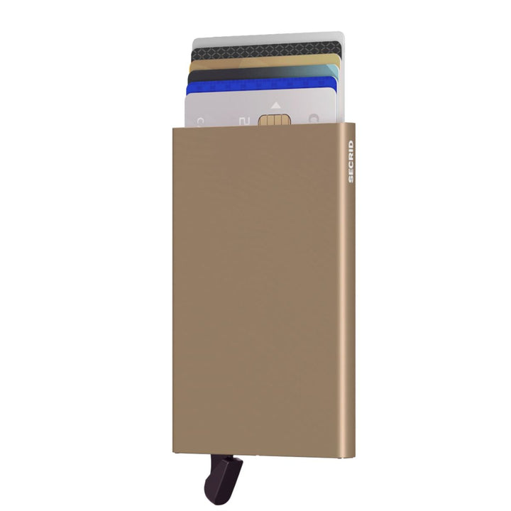 Voorkant met pasjes van de Secrid Kaardhouder sand #kleur_sand
