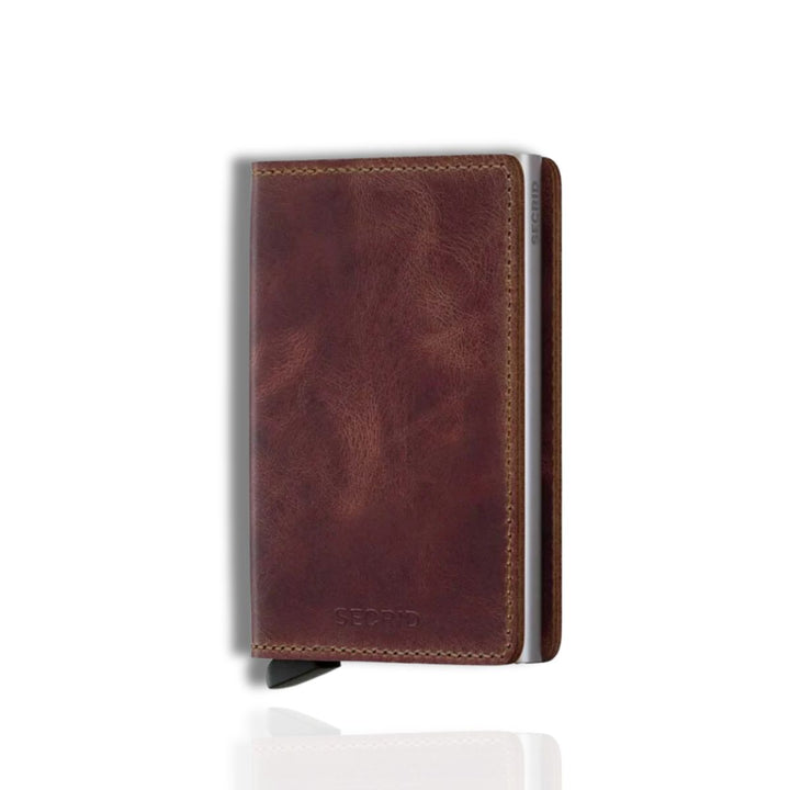 Voorkant van de Secrid slim wallet in het bruin #kleur_bruin