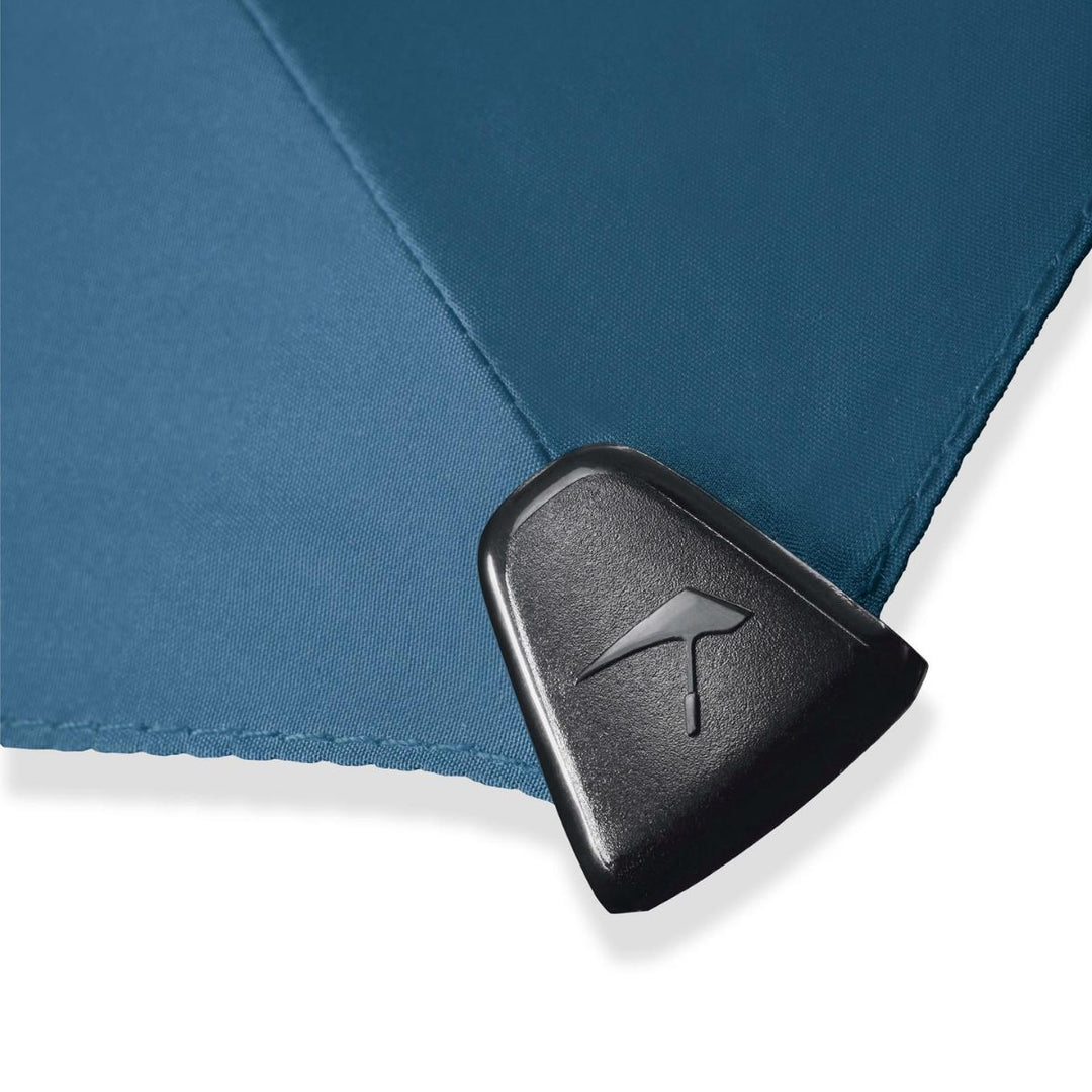 Details van de Senz Original storm paraplu in Iyons-blue #kleur_iyons-blue