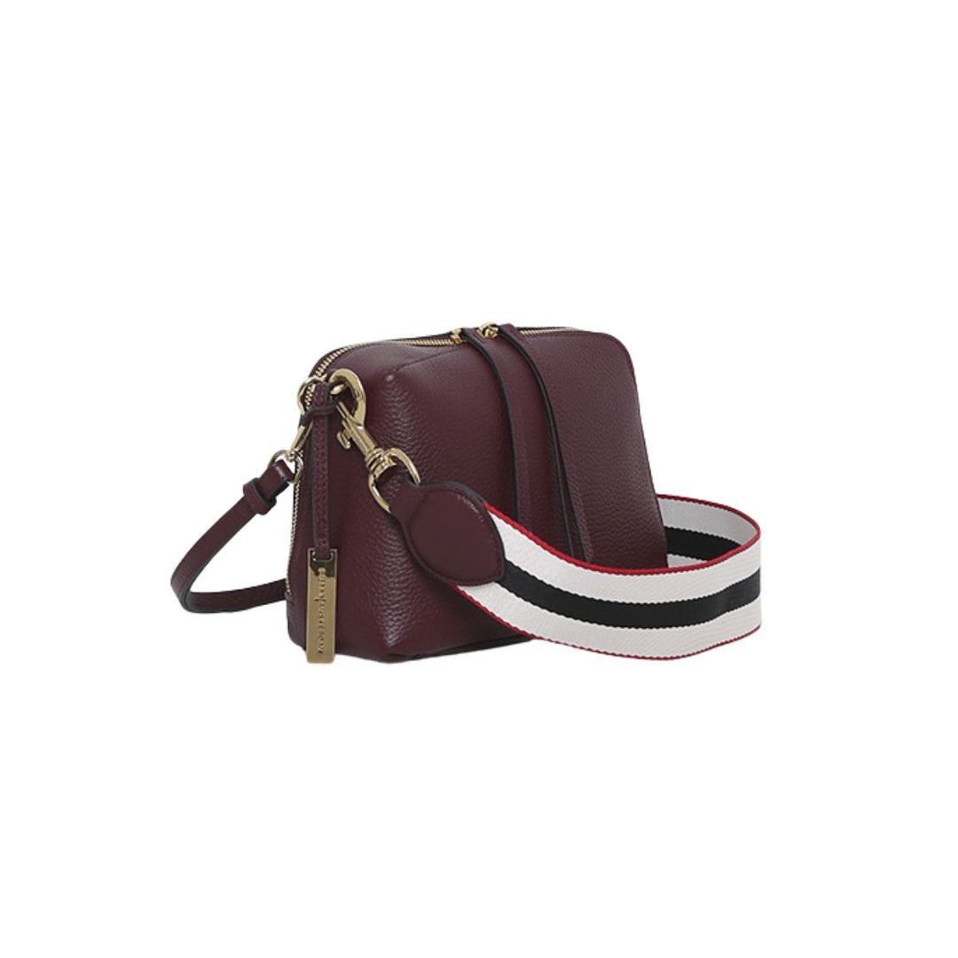 Voorzijde van de Smaak Amsterdam Blake Bordeaux #kleur_bordeaux