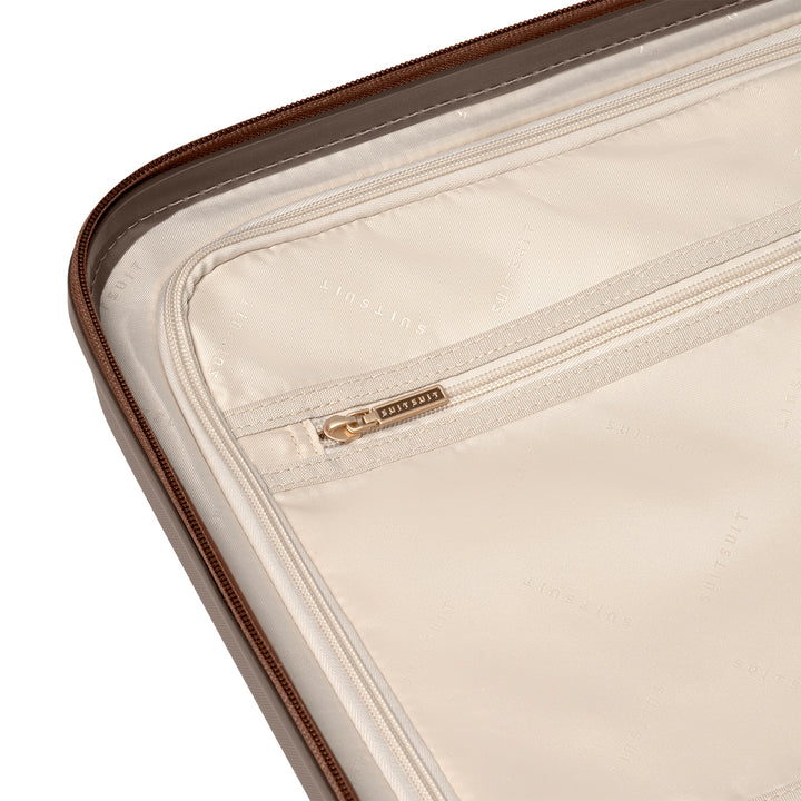 Details van de voering van de SUITSUIT Serenity handbagage koffer in de kleur moon-stone #kleur_moon-stone