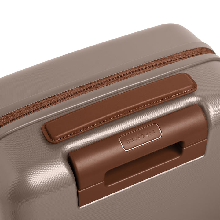 Bovenkant van de SUITSUIT Serenity handbagage koffer in de kleur moon-stone #kleur_moon-stone