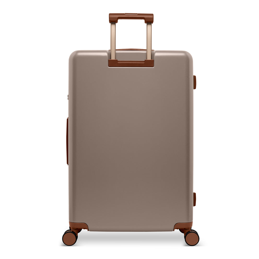 Achterkant van de grote 76 ruimbagage koffer uit de SUITSUIT Serenity collectie in moon-stone #kleur_moon-stone