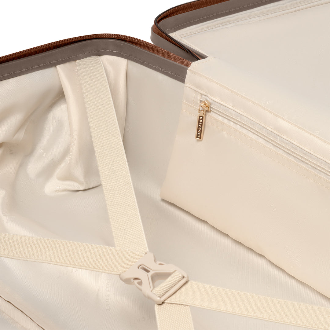 Details van de grote 76 ruimbagage koffer uit de SUITSUIT Serenity collectie in moon-stone #kleur_moon-stone