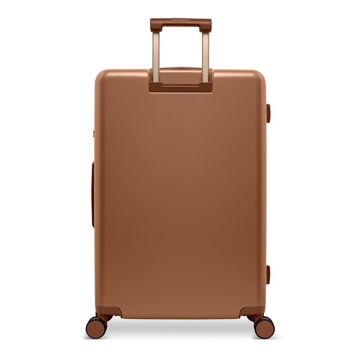 Achterkant van de grote 76 ruimbagage koffer uit de SUITSUIT Serenity collectie in caramel #kleur_caramel