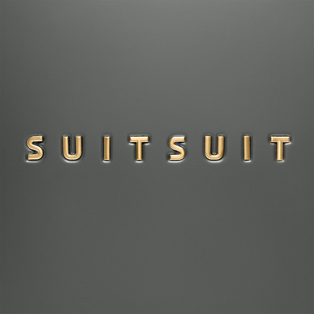 Logo van de grote 76 ruimbagage koffer uit de SUITSUIT Serenity collectie in atlantic-deep #kleur_atlantic-deep