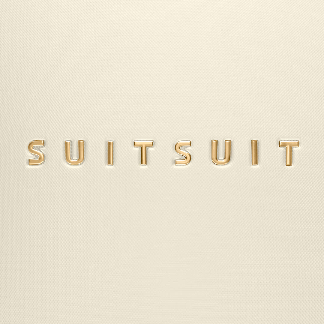 Logo van de grote 76 ruimbagage koffer uit de SUITSUIT Serenity collectie in whisper-white #kleur_whisper-white