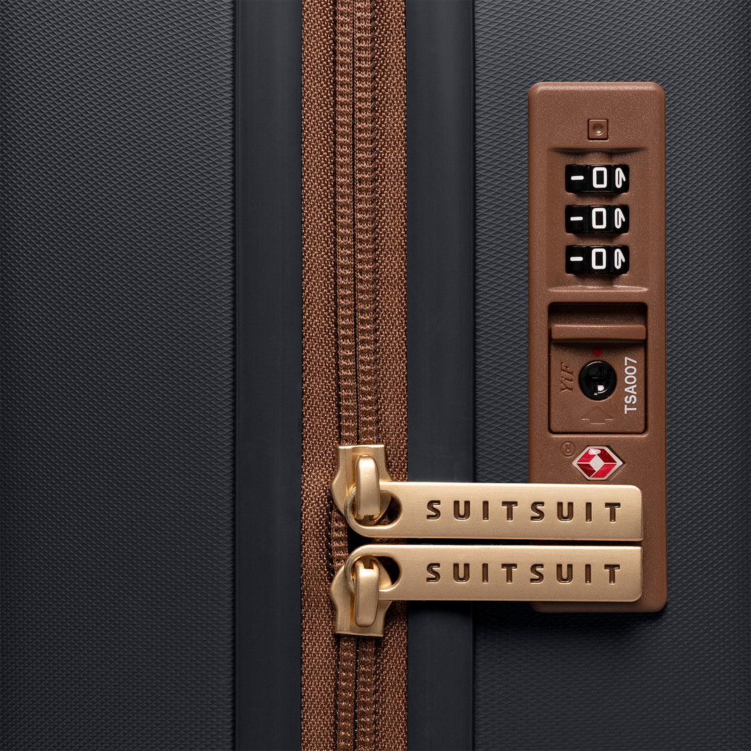 TSA slot van de SUITSUIT Serenity middelmaat koffer 66 in black-olive #kleur_black-olive